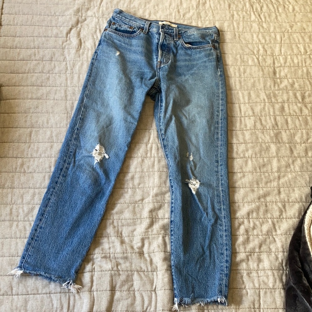 Levi’s Wedgie style jeans